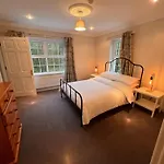 Villa Private Gated Home, 5 Bed Rms/ensuite, Sleeps Ten. *