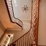 Villa Private Gated Home, 5 Bed Rms/ensuite, Sleeps Ten.