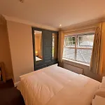 Private Gated Home, 5 Bed Rms/ensuite, Sleeps Ten.