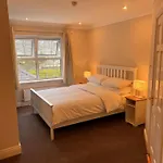 Private Gated Home, 5 Bed Rms/ensuite, Sleeps Ten. Villa