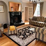 Private Gated Home, 5 Bed Rms/ensuite, Sleeps Ten. Villa