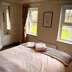 Private Gated Home, 5 Bed Rms/ensuite, Sleeps Ten. * Ennis