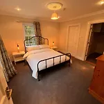 Villa Private Gated Home, 5 Bed Rms/ensuite, Sleeps Ten.