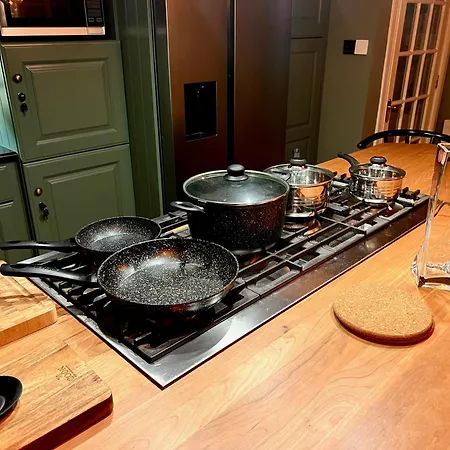 Private Gated Home, 5 Bed Rms/ensuite, Sleeps Ten.