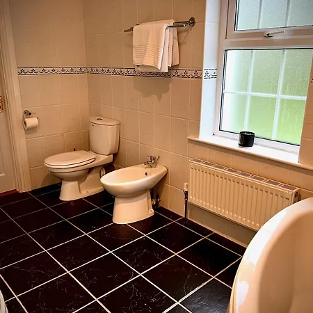 Villa Private Gated Home, 5 Bed Rms/ensuite, Sleeps Ten. Ennis