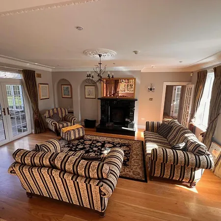 Private Gated Home, 5 Bed Rms/ensuite, Sleeps Ten. *
