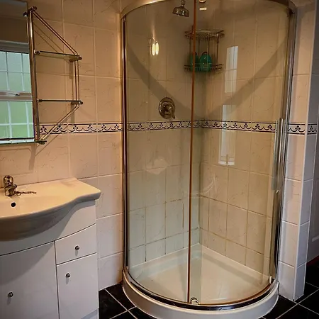 Private Gated Home, 5 Bed Rms/ensuite, Sleeps Ten.