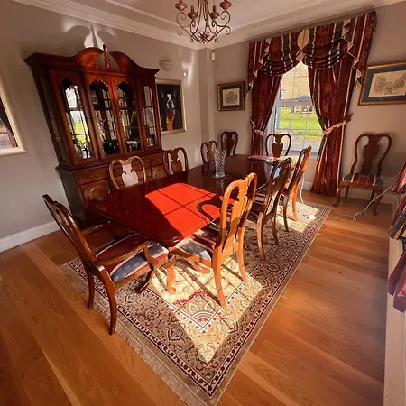 Private Gated Home, 5 Bed Rms/ensuite, Sleeps Ten. Villa *