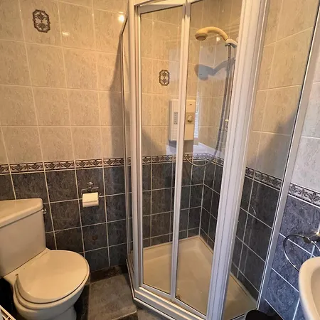 Private Gated Home, 5 Bed Rms/ensuite, Sleeps Ten. Ennis