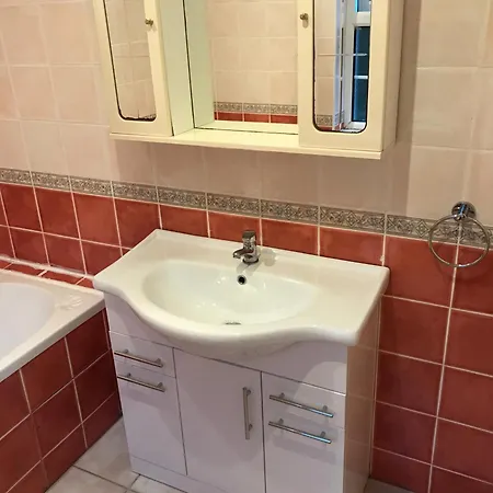 Private Gated Home, 5 Bed Rms/ensuite, Sleeps Ten.