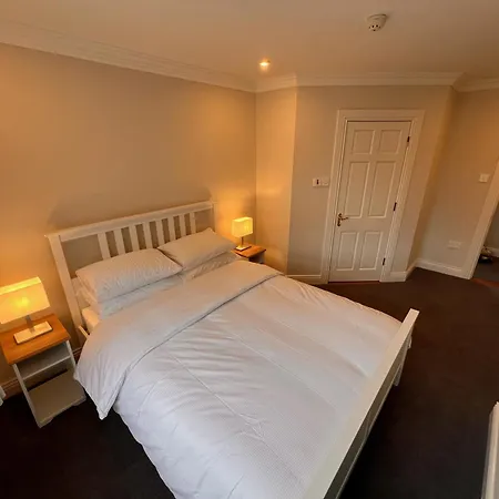 Private Gated Home, 5 Bed Rms/ensuite, Sleeps Ten. Villa *