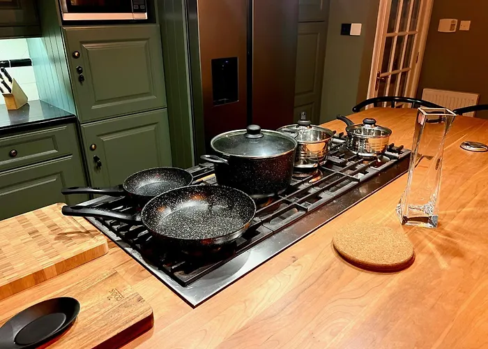 Private Gated Home, 5 Bed Rms/ensuite, Sleeps Ten.
