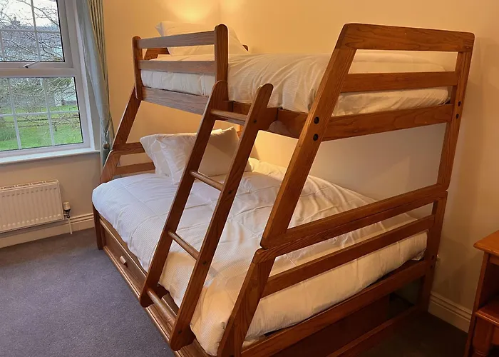 Villa Private Gated Home, 5 Bed Rms/ensuite, Sleeps Ten.