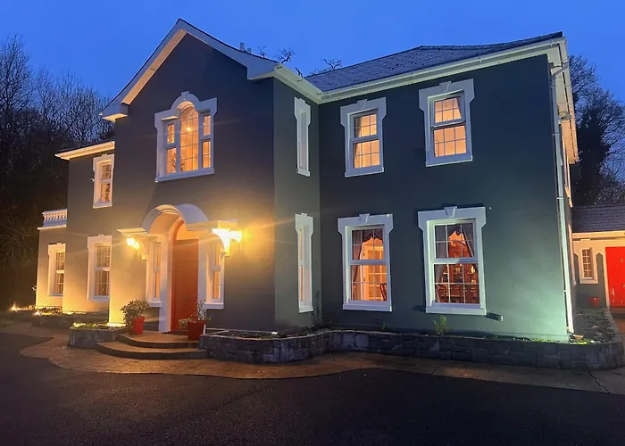 Villa Private Gated Home, 5 Bed Rms/ensuite, Sleeps Ten. *